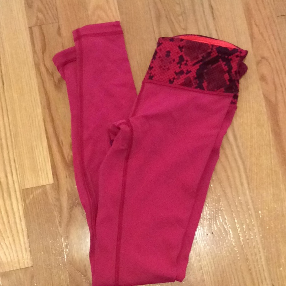 Red lululmeon leggings